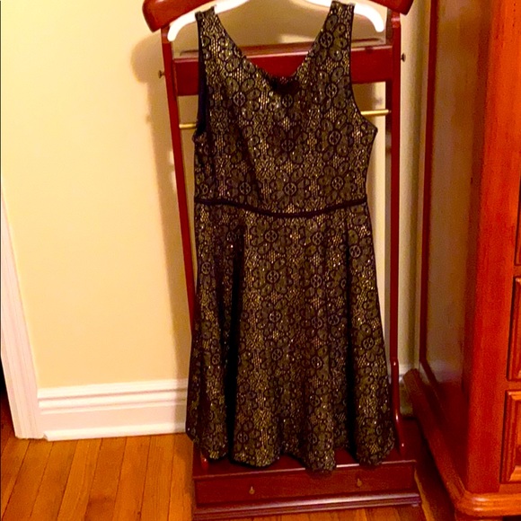 DRESS for Success! Charming Elegance - Picture 2 of 6